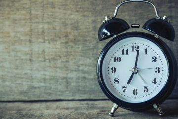 為什麼厲害的人　鬧鐘都定在「清晨6點」以前？